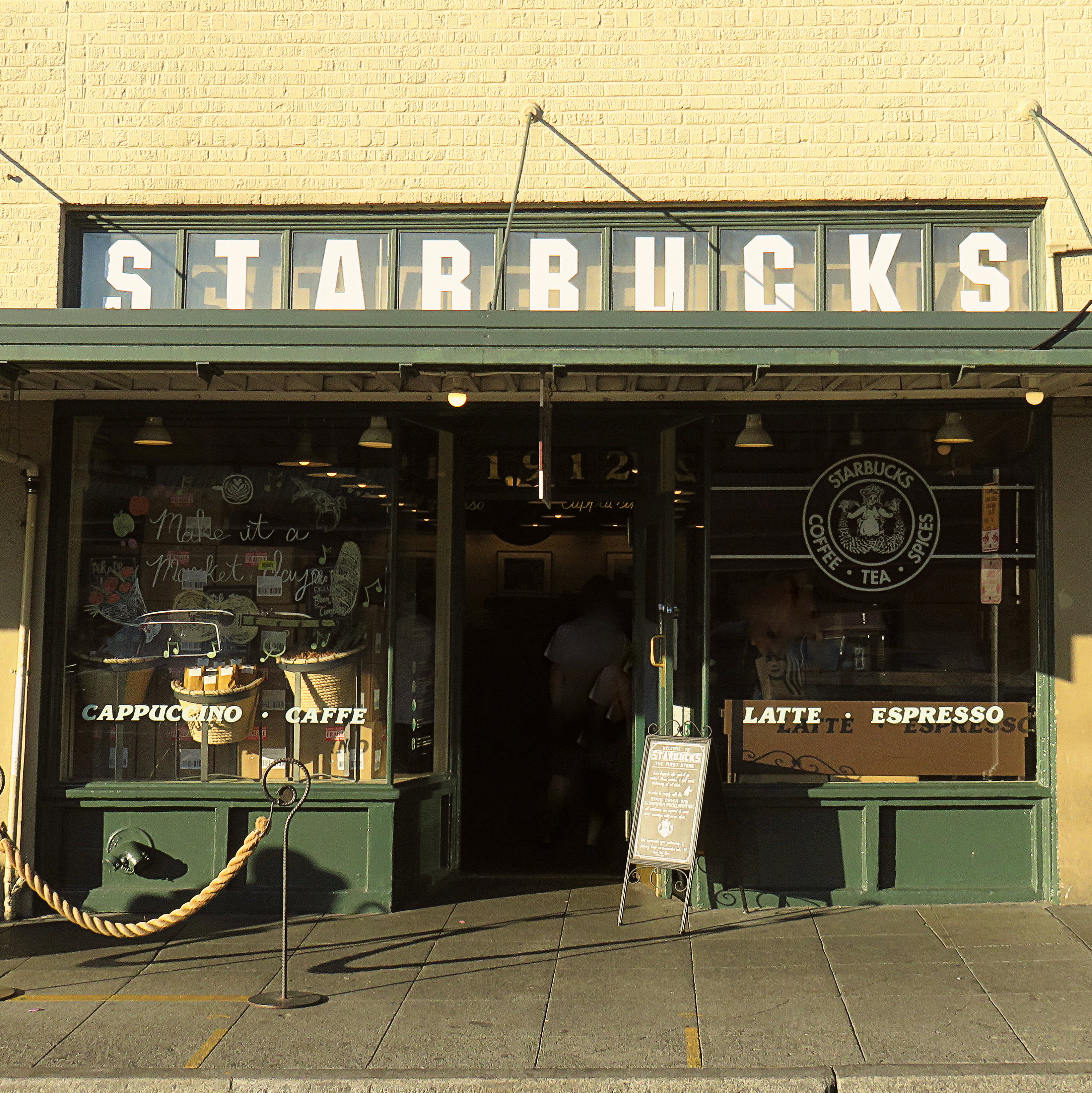 シアトル・パイク・プレイス店のスターバックス写真プリント