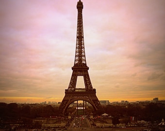 Fotografía de París, Foto de la Torre Eiffel al atardecer, Dusk París, Francia Impresión fotográfica. Decoración francesa, rosa púrpura naranja. Arte de la pared. Decoración del hogar