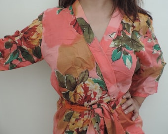 Codice: D-24, Robe damigelle Coral, Coral floreale Kimono, Robe avvolgere, regalo damigelle d'onore, ottenendo pronti accappatoi, doccia nuziale favori, Coral accappatoi