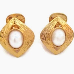 Vintage Brushed Gold Tone and Faux Pearl Clip Earrings, Modern Earrings, Trendy, Simple, Minalmist, Matt Earrings