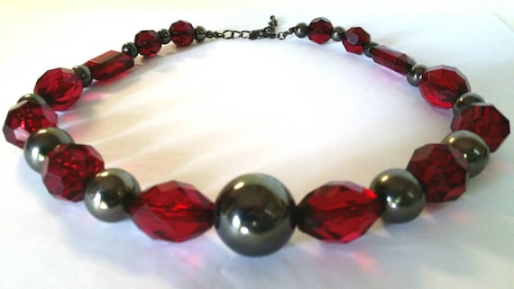 Chunky Red Czech Glass Bead Stone Chip Necklace Magnetic Fashion Jewelry New #ID-48 Chunky Red Czech Glass Bead Stone Chip Necklace Magnetic Fashion Jewelry New #ID-48