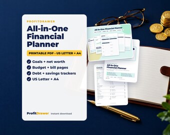 Könnte beinhalten: Ein digitaler Finanzplaner mit dem Titel ProfitDrawer All-in-One Financial Planner, der druckbare PDF-Seiten für Ziele, Budget, Schulden und Ersparnisse enthält. Verfügbar in US Letter und A4, dargestellt mit Notizbuch, Stift und Münzen.