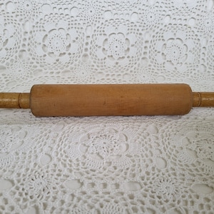 Vintage 1940s Wooden Rolling Pin, Farmhouse Kitchen, Utensils & Gadgets