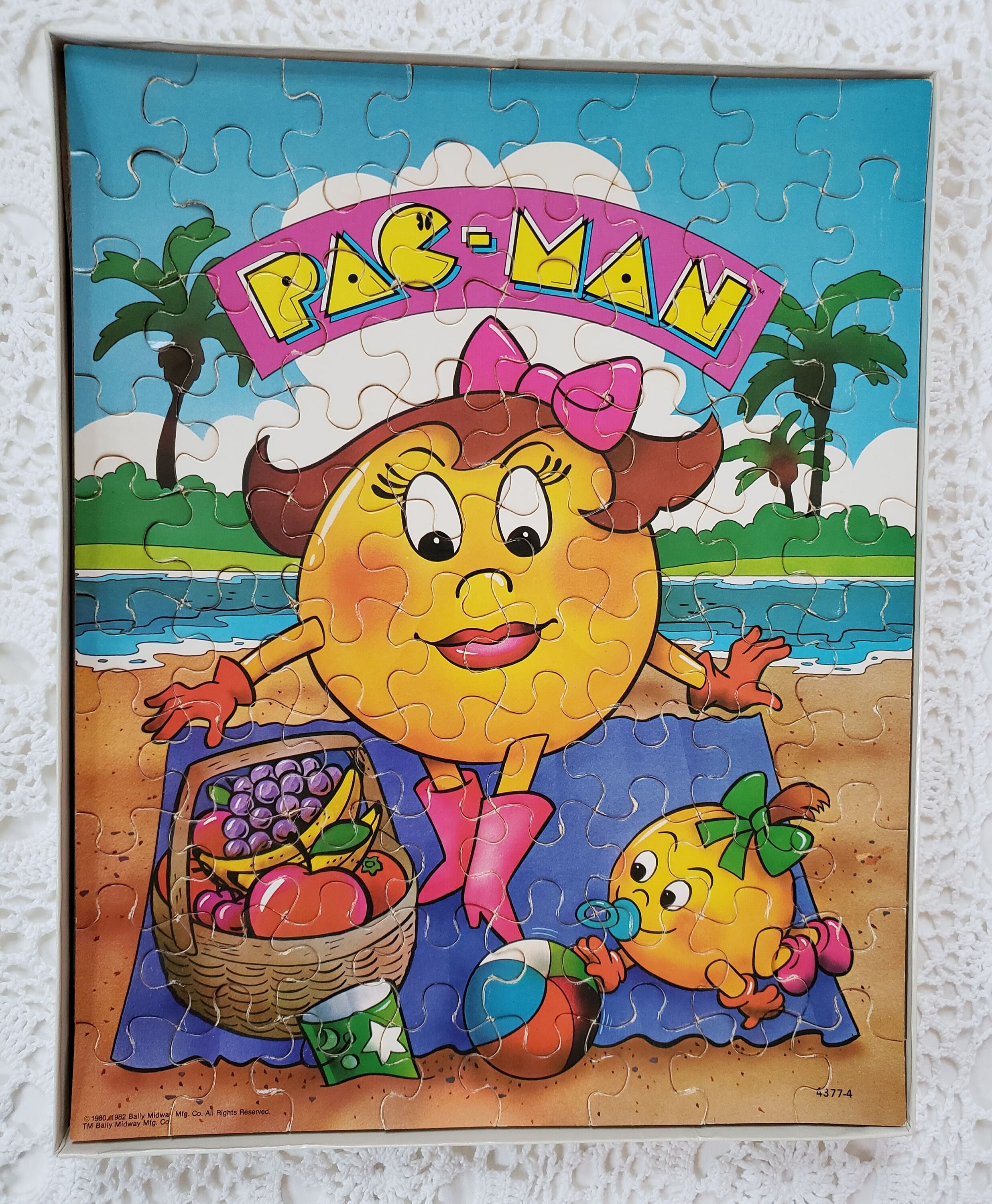 Vintage Whitman 99 piece Pac-Man Puzzle.