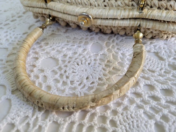 Mid Century Ivory Italian Straw Rafia Beaded Purs… - image 4