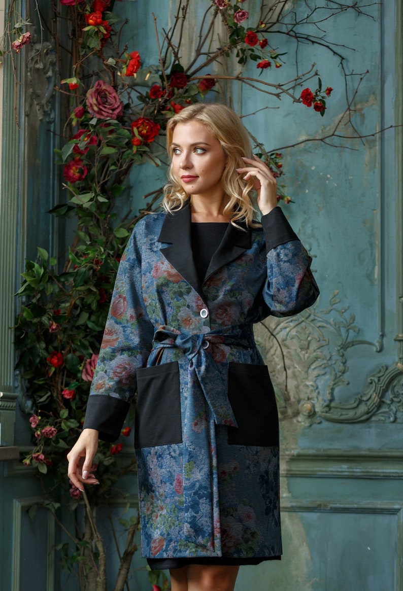 Stylish knitted cardigan Pool with suede pockets and collar thick jersey with digital printing Floral pattern