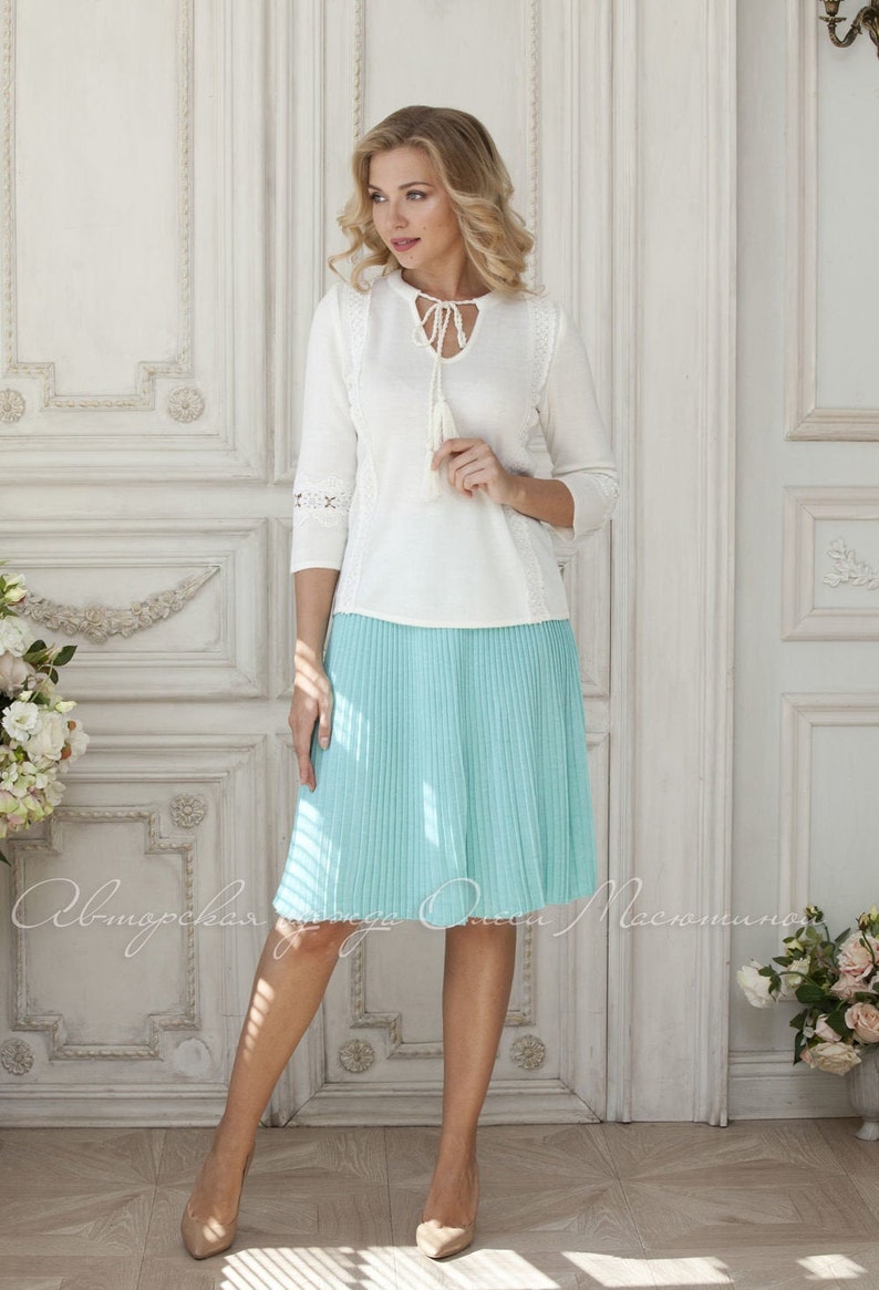 Elegant knitted skirt set suit Pastoral white and mint colours straight blouse with two types of lace and pleated skirt!
