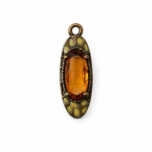 Pendentif en or antique avec insert en verre brun ambré – bijou vintage