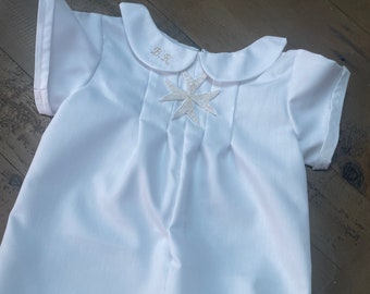 Combi-short de baptême BÉBÉS garçons avec croix de Malte à monogramme/prénom dorés - personnalisé - court ou long