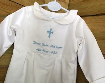 Costume de baptême bébé blanc pleine longueur avec croix personnalisé