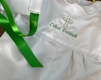 Barboteuse de baptême pour bébé garçon, design irlandais - croix émeraude personnalisée