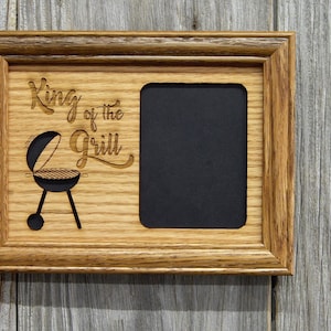 King of The Grill Picture Frame - 5x7 Frame Holds 3x4 Photo - Grill Gift for Father&#39;s Day, Father&#39;s Day Gift for Dad, Grill Frame