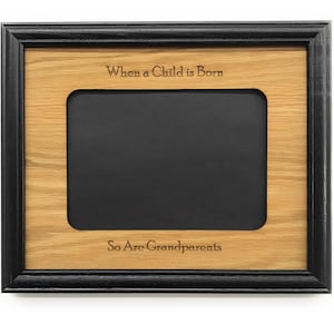Moldura para fotos When A Child Is Born - Moldura 8x10 com capacidade para fotos 5x7 - Presente de dia dos pais para o avô, presente de dia das mães para a avó, presente para um novo bebê