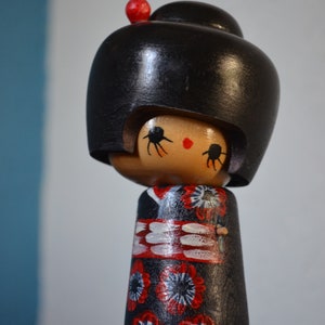 Rare Antique Asian Geisha Nodder, Large Kokeshi Wood Bobblehead with Thick Black Hair, Hand Carved and Painted, Beautiful Red Black Kimono