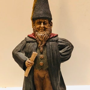 Vtg 1989 Tom Clark Gnome Sculpture Prof #5090 Cairn Studios Woodspirits Statue Professor Gnome Davidson College Graduate #59 Libra 9&quot; Tall