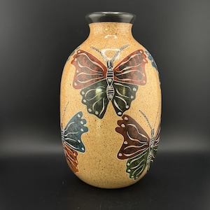 Fabulous Vintage Nicaraguan Vase Sgraffito Morpho Butterfly Nicaragua Folk Art Pottery Rainforest Etched Butterflies Juan Paulino Martinez