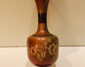 Jarrón de madera tallada y torneada a mano de estilo vintage con flores grabadas, diseño floral, decoración bohemia, estilo hippie, estilo abuela, jarrón acampanado para ramo, estilo cottagecore.