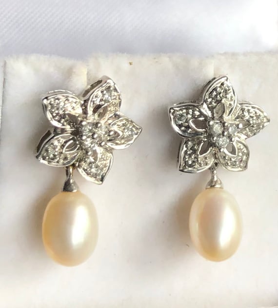 Stunning Vintage 14K White Gold Diamond Pearl Dro… - image 1