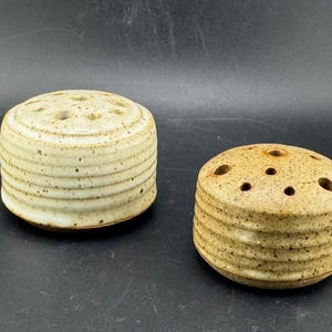 2 Choi セラミックリッジフラワーフロッグピローポージー花瓶ジョージアアート陶器生け花フラワーアレンジメントアーストーン斑点釉サンルームガーデン