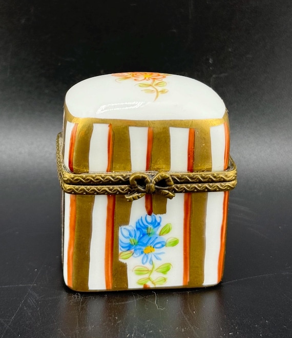 Vintage Limoges De La Reine Trinket Box Double Perfume Casket Gold