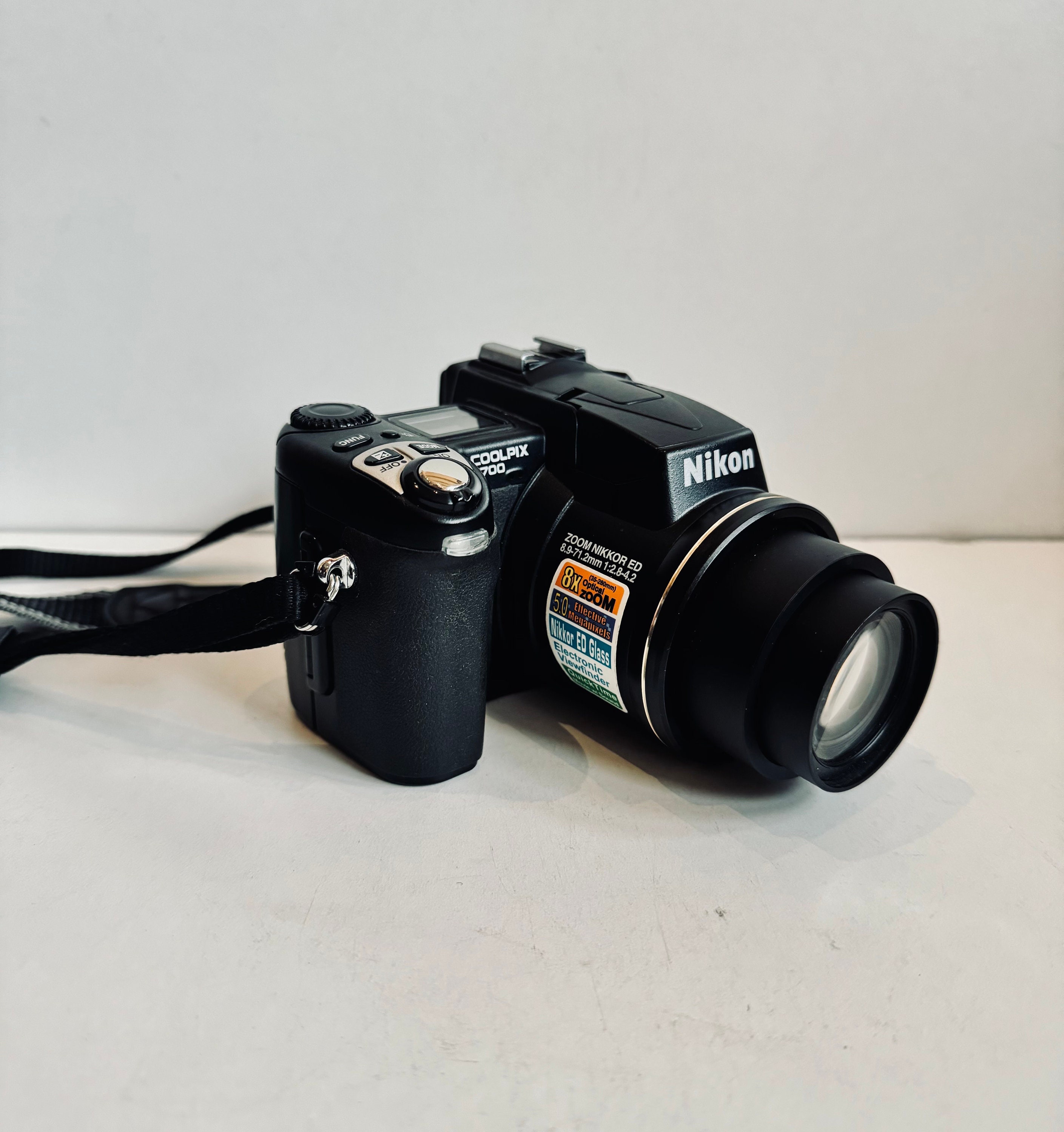 2003 Vintage Nikon Coolpix 5700 Digital Camera Bundle W 256 MB
