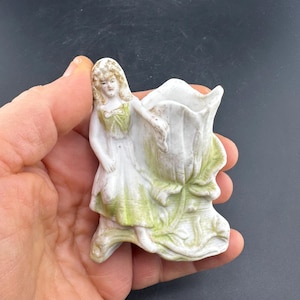 Figura de dama de porcelana alemana victoriana, jarrón con forma de tulipán, maceta con forma de florero, estilo carenado, década de 1890-1900