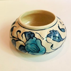 Schattige handgeschilderde trinket catchall schotel Blue Rose Bowl Turkse kunst aardewerk? Bloemendecor Europese keukenbloemen