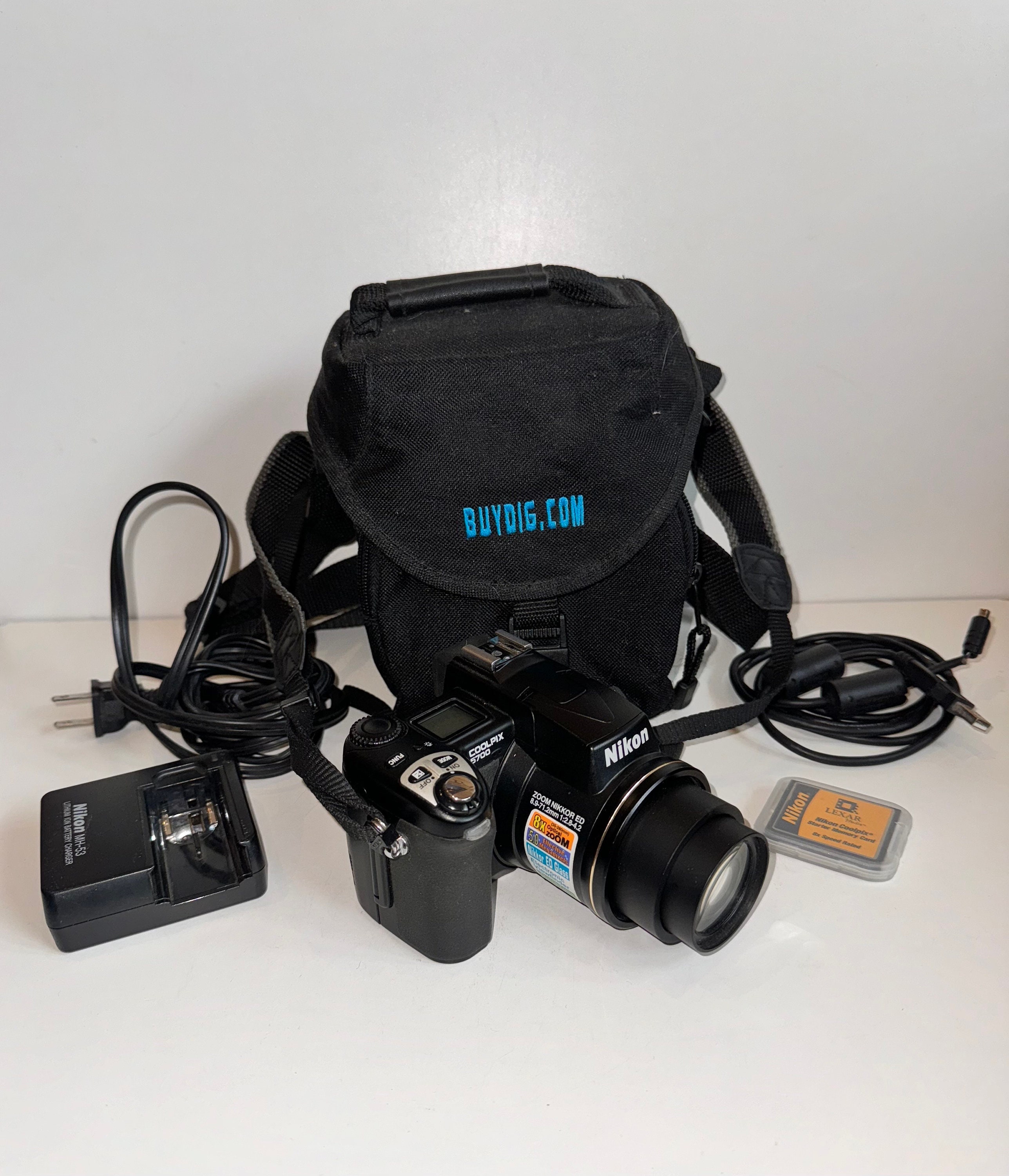 2003 Vintage Nikon Coolpix 5700 Digital Camera Bundle W 256 MB