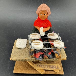 Adorable Colombian Folk Art Sculpture Miniature Indigenous Woman Cooking Arepas Figurine Street Food South American Mini Diorama