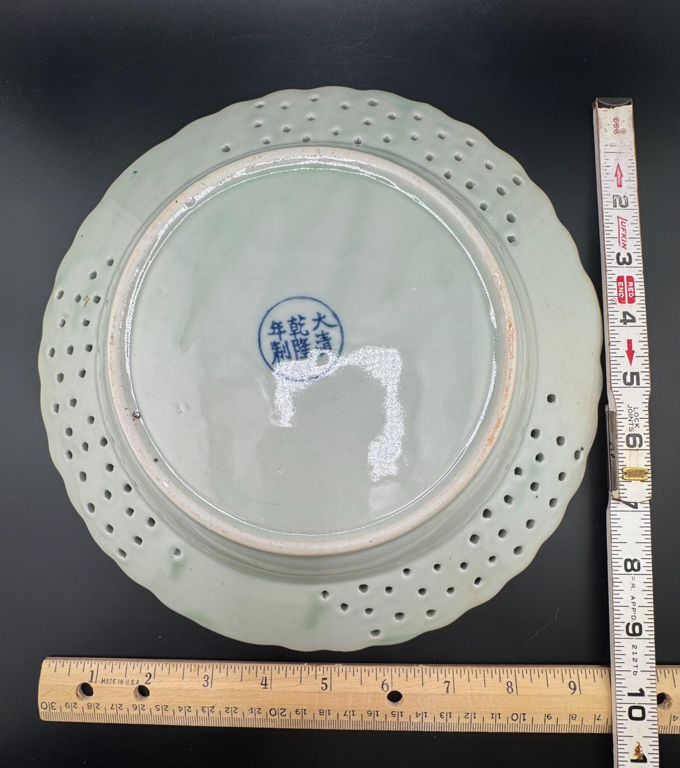 アンティーク中国輸出用青花磁器皿、透かし彫りのレース縁、手描きの花 