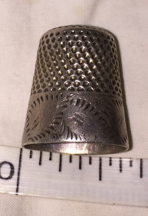 Sterling couture dé dé dé à coudre argent Antique dé à coudre à la main gravé argent dé à coudre Thimble Vintage vente c256c2 Sterling couture dé dé dé à coudre argent Antique dé à coudre à la main gravé argent dé à coudre Thimble Vintage vente c256c2