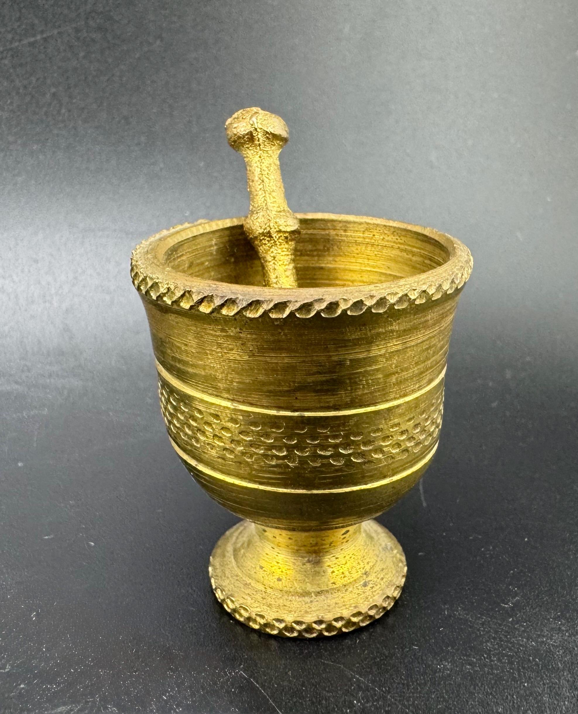 ミニチュア真鍮製乳鉢と乳棒 ヴィンテージ ドールハウス 薬局装飾