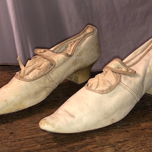 1870s Antique Ladies Shoes Tiny Leather Woman’s Heels