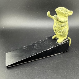 Adorable Vintage Mouse Doorstop Wedge Painted Brass Anthropomorphic Doormouse Door Stopper SPI Home San Pacific International ca 1990s-2000s