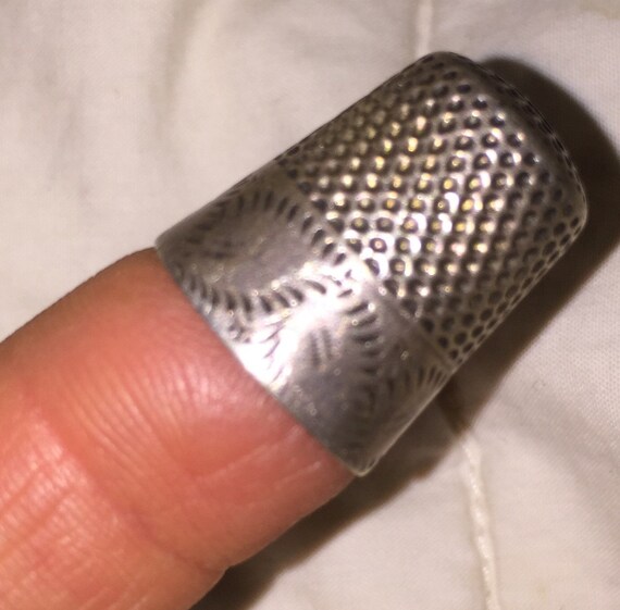Sterling couture dé dé dé à coudre argent Antique dé à coudre à la main gravé argent dé à coudre Thimble Vintage vente c256c2 Sterling couture dé dé dé à coudre argent Antique dé à coudre à la main gravé argent dé à coudre Thimble Vintage vente c256c2