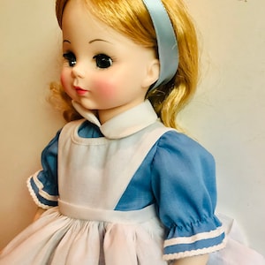 Muñeca vintage Madame Alexander Alicia en el país de las maravillas, como nueva, casi nueva en caja, muñeca Alicia 1552 de 14 pulgadas