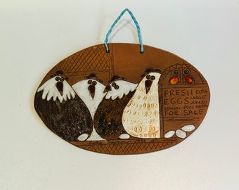 Whimsical Vintage 1988 Holly Hooper Ceramic Wall Plaque Adorable Anthropomorphic Chickens Egg Farm Barnyard Animal Decor Kitchen Kitsch