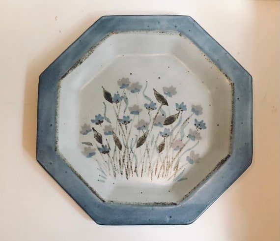 ベージュの八角形陶器皿 楽天市場】8角形皿 ベージュ系 【 エイトレリーフ 8角プレート 21cm