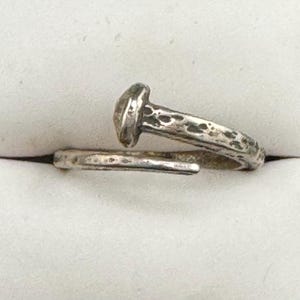 Vintage Sterling Silver Nail Ring Textured Rusty Nail Texturized Oxidized Christian Faith Jewelry size 6.5 925 WJ Hallmark Waldeck Johnson?