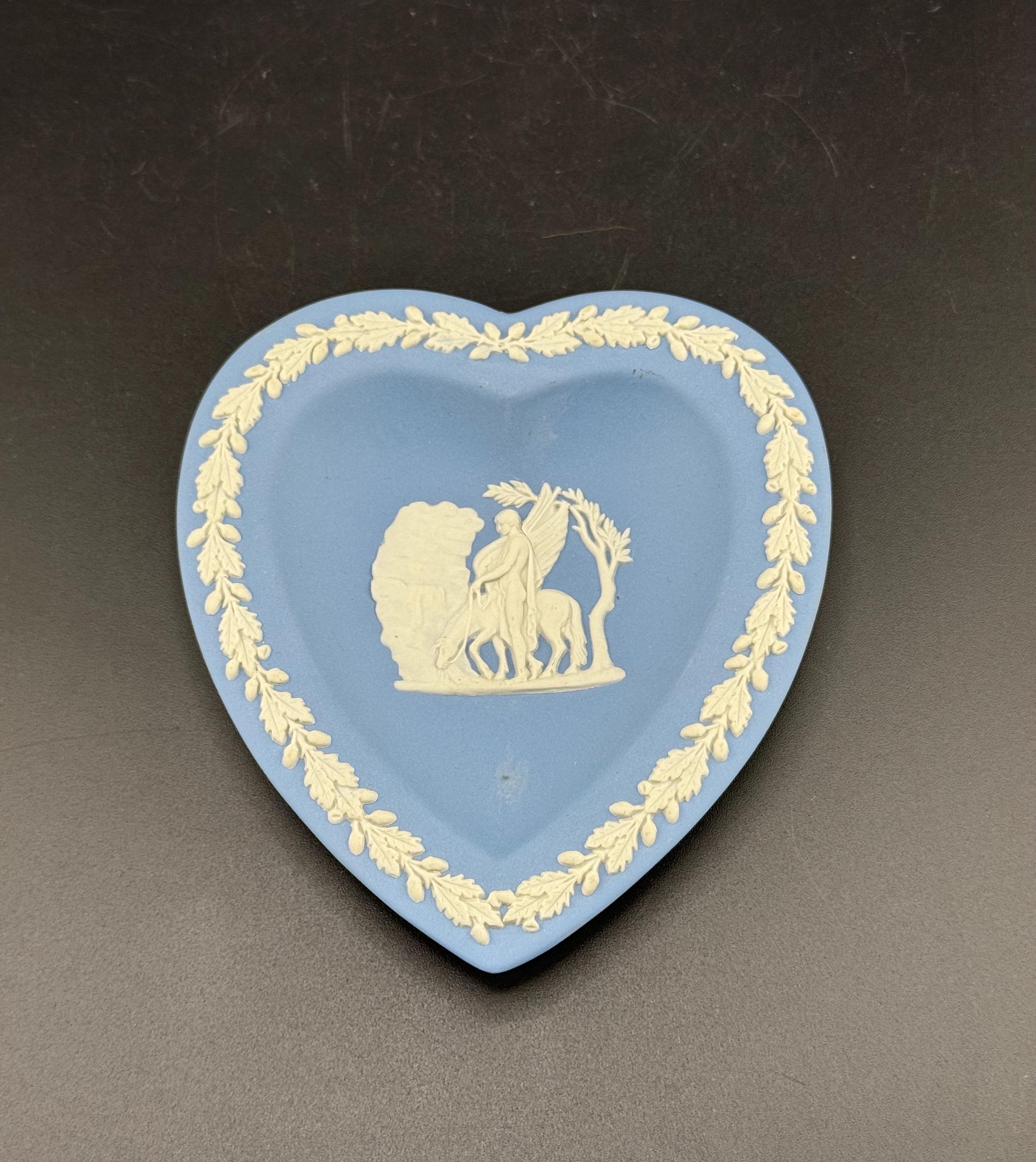 ヴィンテージ！Horse Three-dimensional カフ ブレスレット Vintage Blue Wedgwood Jasperware Heart Shaped Trinket Dish