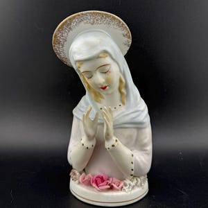 Vtg Lefton Madonna Prayer Hands Figurine Halo Roses Hand Painted Metallic Label 819B Bisque Made in Japan Spiritual Decor Catholic Gift