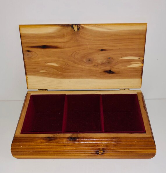 Beautiful Vtg Cedar Chest Jewelry Box Red Velvet Fitt… Gem
