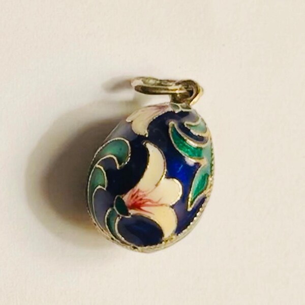 Elegante pingente de ovo esmaltado russo vintage para colar ou pingente flores rosa pastel enchimento de meia cesta de ovos de páscoa