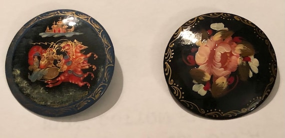 2 Vintage Russian Brooches Lacquer Miniature Pain… - image 2