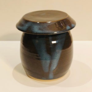 Vtg Southern Art Pottery Butter Crock Blue & Brown Butter Keeper Covered Dish Country Primitive Kitchen Canister Farm Crockery Mudd Pottery