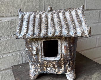 Sehr alte Hand gebaut Keramik Vogelhaus Skulptur rustikale Miniatur-Haus Fairy Cottage chinesischen Tempel asiatischen? Garten Decor wie besehen