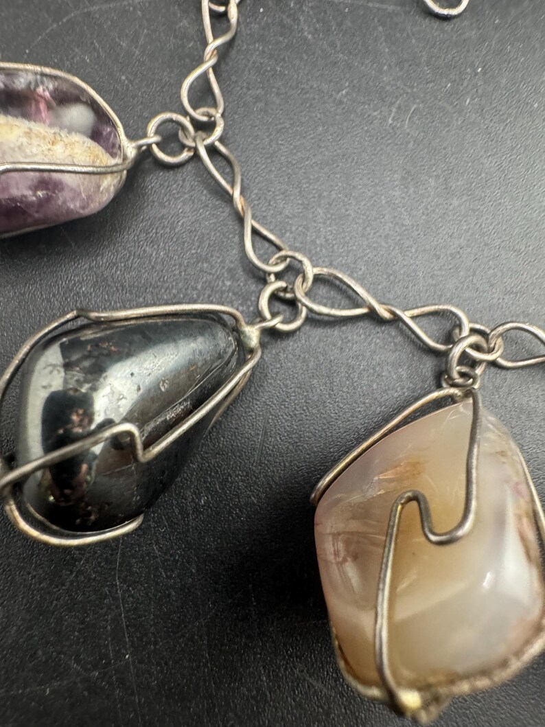Pulseira vintage de ágata com pingentes, feita à mão com pedras polidas e gemas verdadeiras. imagem 5