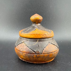 Small Vintage Carved Lidded Wooden Trinket Box Round Stash Box Tropical Leaf Carving prob Haitian or Costa Rican
