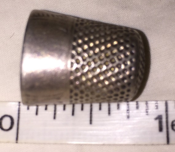 Sterling couture dé dé dé à coudre argent Antique dé à coudre à la main gravé argent dé à coudre Thimble Vintage vente c256c2 Sterling couture dé dé dé à coudre argent Antique dé à coudre à la main gravé argent dé à coudre Thimble Vintage vente c256c2