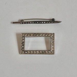 Grosse Broche Vintage Argentée Art Déco - Strass Vert Rectangle - Style Rétro QD11 - Neuf (sans Emballage)